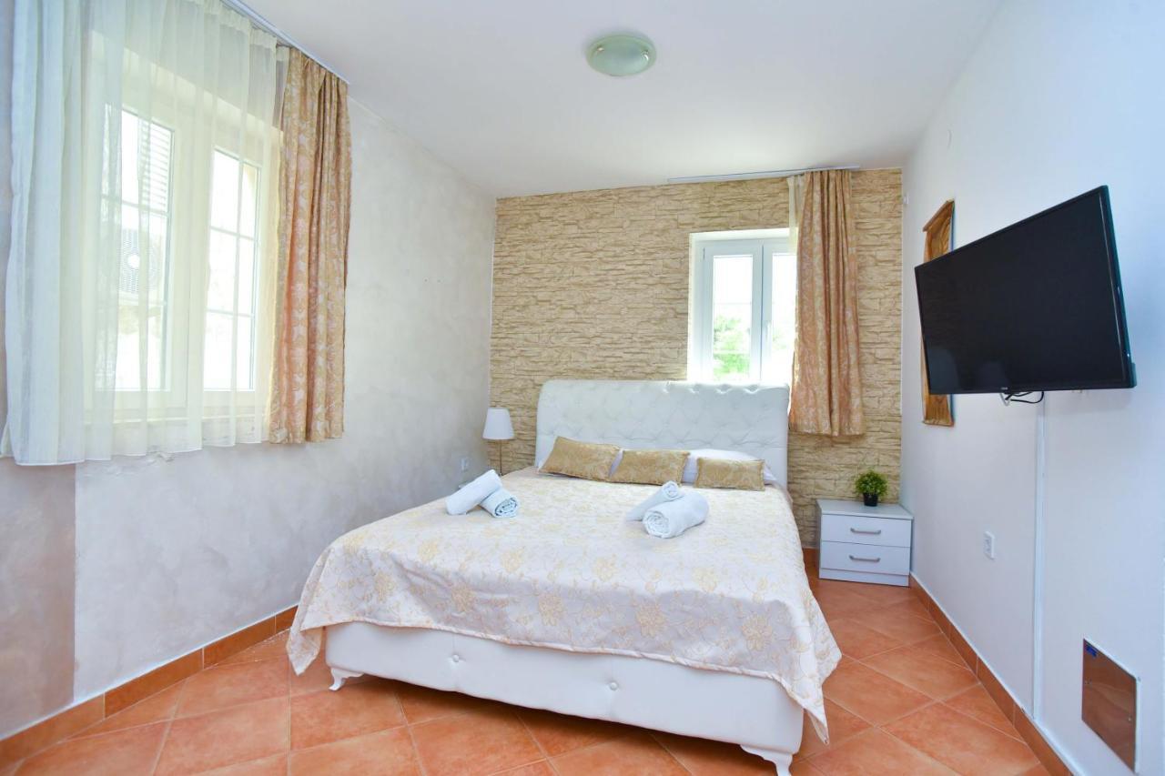 St. Nicola'S Apartments บุดวา ภายนอก รูปภาพ